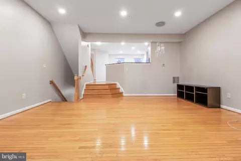 Living - 258 Robert St, Baltimore, MD 21217 photo 13 of 15