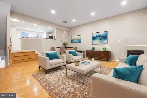 Living - 258 Robert St, Baltimore, MD 21217 photo 1 of 15