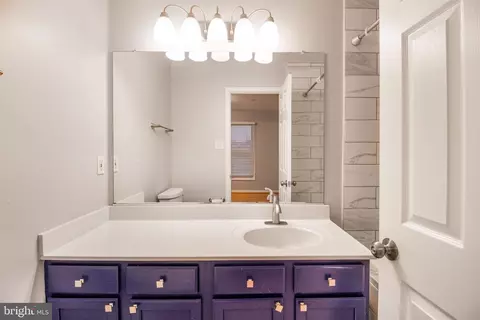 Bath - 258 Robert St, Baltimore, MD 21217 photo 3 of 8