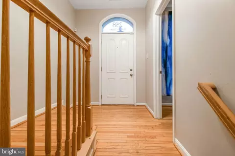 Entry Way - 258 Robert St, Baltimore, MD 21217 photo 3 of 10