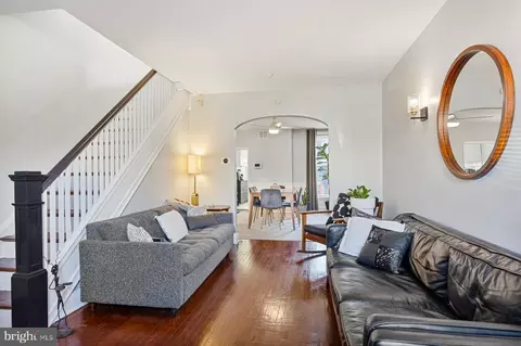 3807 Colborne Rd, Baltimore, MD 21229 photo 4