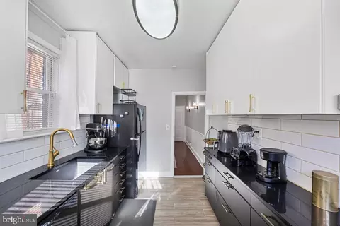 3807 Colborne Rd, Baltimore, MD 21229 photo 10