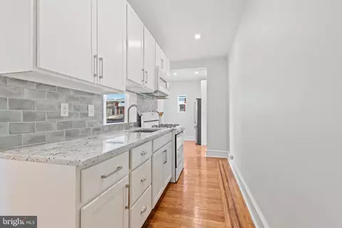 Entry Way - 3322 Chesterfield Ave, Baltimore, MD 21213 photo 1 of 3