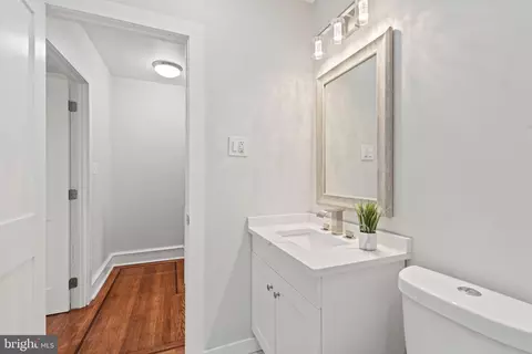 Entry Way - 3322 Chesterfield Ave, Baltimore, MD 21213 photo 3 of 3