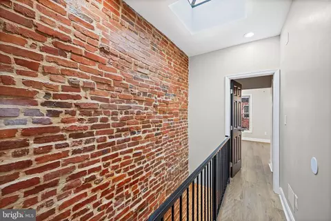 Entry Way - 127 N Decker Ave N, Baltimore, MD 21224 photo 2 of 7