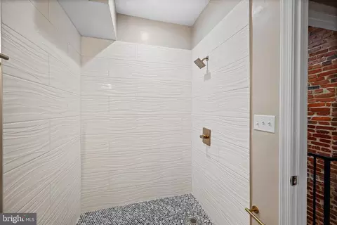 Bath - 127 N Decker Ave N, Baltimore, MD 21224 photo 4 of 10