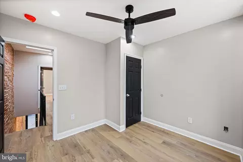 Entry Way - 127 N Decker Ave N, Baltimore, MD 21224 photo 5 of 7