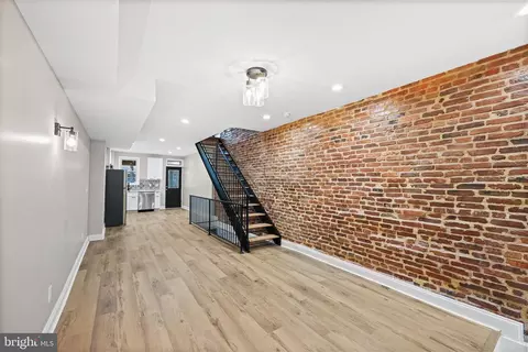 Entry Way - 127 N Decker Ave N, Baltimore, MD 21224 photo 1 of 7