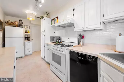 Kitchen - 5726 Ranny Rd, Baltimore, MD 21209 photo 3 of 4