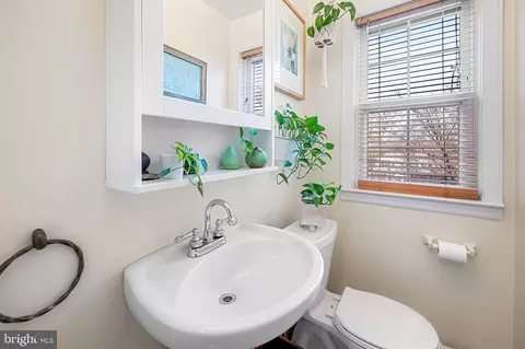Bath - 5726 Ranny Rd, Baltimore, MD 21209 photo 1 of 3