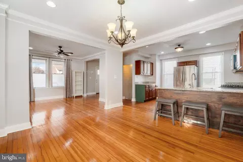 Entry Way - 5305 Nuth Ave, Baltimore, MD 21206 photo 6 of 11
