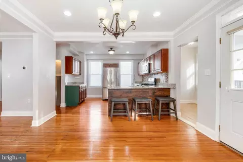 Entry Way - 5305 Nuth Ave, Baltimore, MD 21206 photo 7 of 11
