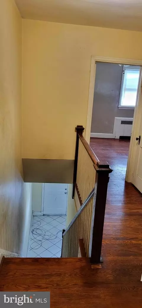 Entry Way - 4414 Frederick Ave, Baltimore, MD 21229 photo 3 of 4