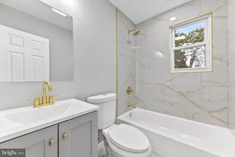Bath - 4916 Frankford Ave, Baltimore, MD 21206 photo 1 of 1