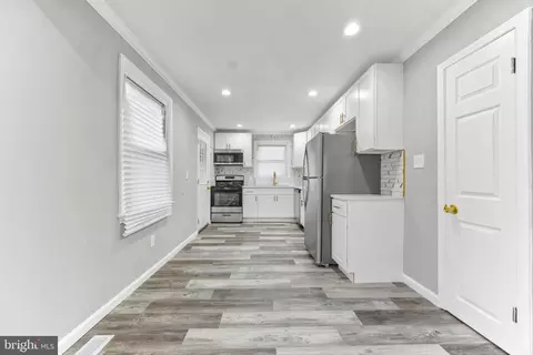 Entry Way - 4916 Frankford Ave, Baltimore, MD 21206 photo 4 of 11