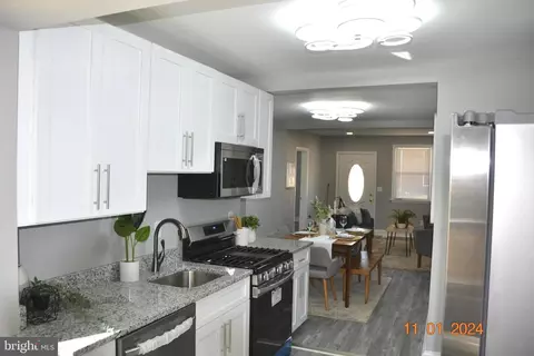 Entry Way - 4701 Renwick Ave, Baltimore, MD 21206 photo 2 of 10