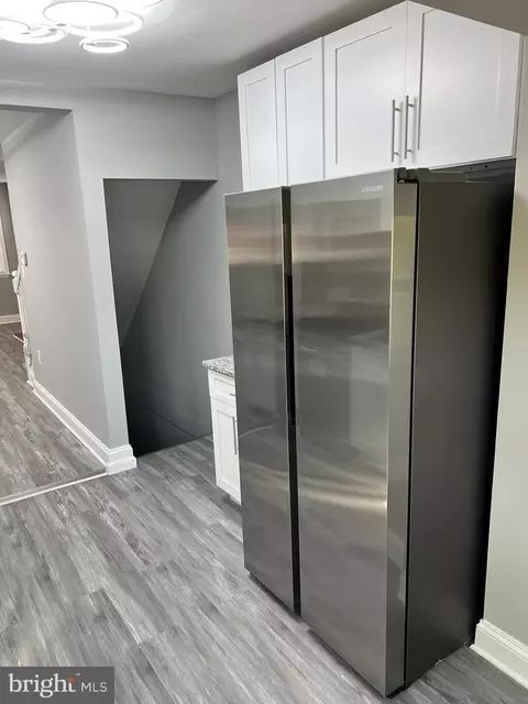 Entry Way - 4701 Renwick Ave, Baltimore, MD 21206 photo 4 of 10