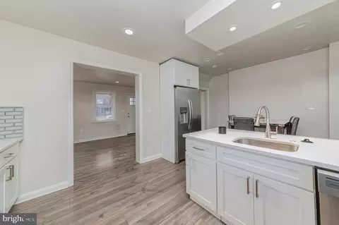 Entry Way - 1328 Meridene Dr, Baltimore, MD 21239 photo 3 of 4