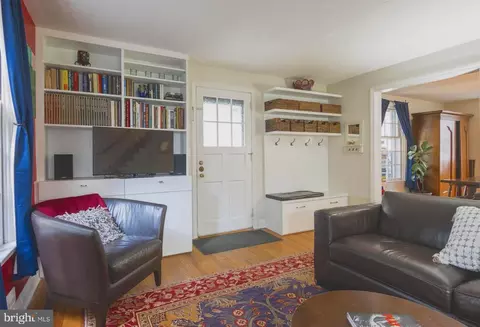 Entry Way - 503 Wingate Rd, Baltimore, MD 21210 photo 1 of 2