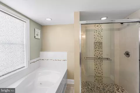 Bath - 1218 N Bond St, Baltimore, MD 21213 photo 3 of 4