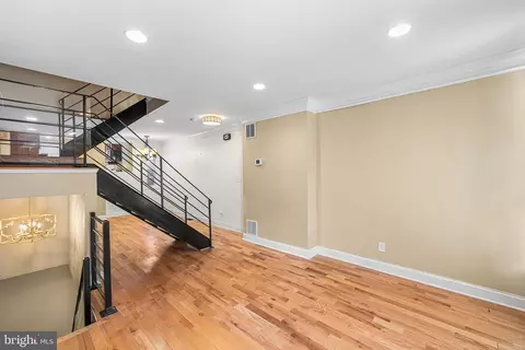 Entry Way - 1218 N Bond St, Baltimore, MD 21213 photo 1 of 5