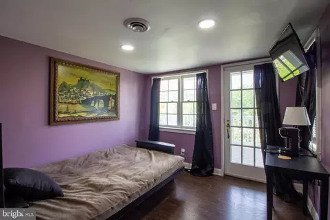 Bedroom - 102 E Montgomery St, Baltimore, MD 21230 photo 3 of 7