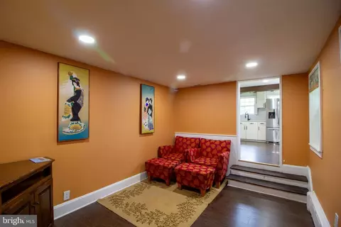 Entry Way - 102 E Montgomery St, Baltimore, MD 21230 photo 8 of 18