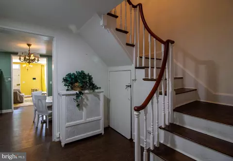 Entry Way - 102 E Montgomery St, Baltimore, MD 21230 photo 7 of 18