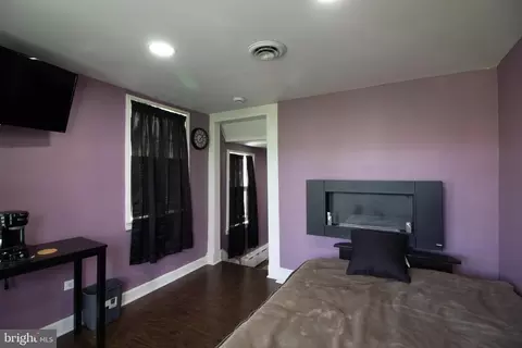 Bedroom - 102 E Montgomery St, Baltimore, MD 21230 photo 5 of 7