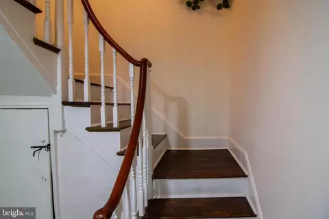 Entry Way - 102 E Montgomery St, Baltimore, MD 21230 photo 10 of 18