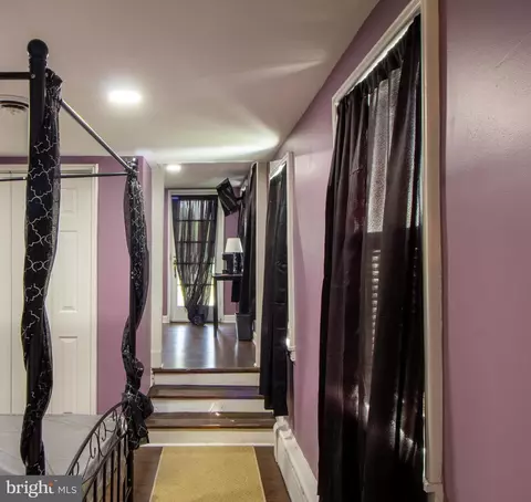 Entry Way - 102 E Montgomery St, Baltimore, MD 21230 photo 13 of 18