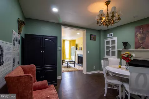 Entry Way - 102 E Montgomery St, Baltimore, MD 21230 photo 2 of 18