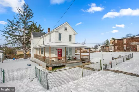 Exterior - 3604 Hineline Ave, Baltimore, MD 21229 photo 2 of 10