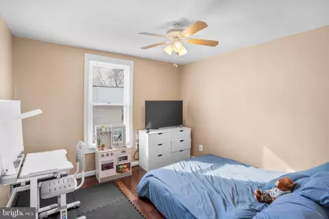 Bedroom - 3604 Hineline Ave, Baltimore, MD 21229 photo 4 of 7