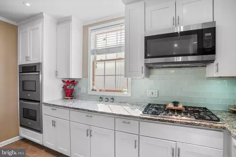 Kitchen - 3604 Hineline Ave, Baltimore, MD 21229 photo 5 of 5