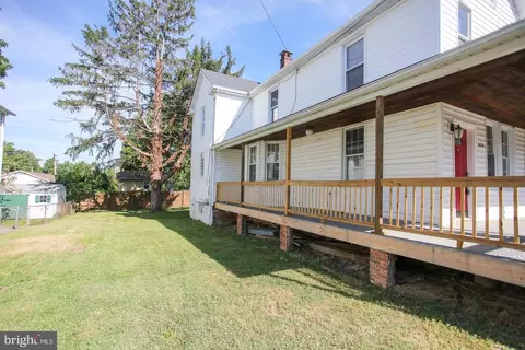 Exterior - 3604 Hineline Ave, Baltimore, MD 21229 photo 7 of 10