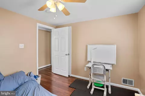 Bedroom - 3604 Hineline Ave, Baltimore, MD 21229 photo 5 of 7