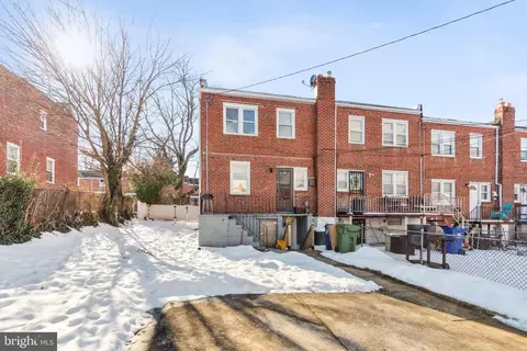 Exterior - 1123 Wicklow Rd, Baltimore, MD 21229 photo 4 of 5
