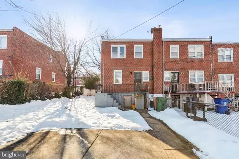 Exterior - 1123 Wicklow Rd, Baltimore, MD 21229 photo 5 of 5