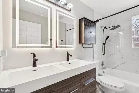 Bath - 1123 Wicklow Rd, Baltimore, MD 21229 photo 1 of 5