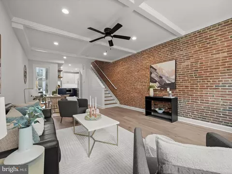 Entry Way - 1214 Hull St, Baltimore, MD 21230 photo 2 of 4