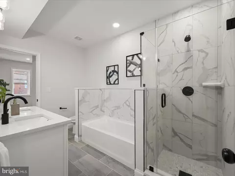 Bath - 1214 Hull St, Baltimore, MD 21230 photo 3 of 6
