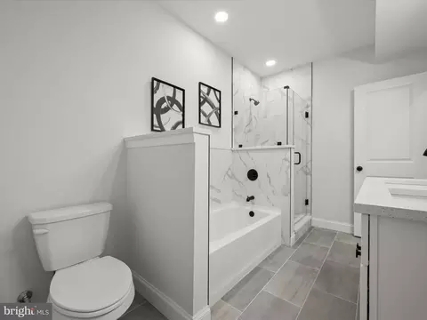 Bath - 1214 Hull St, Baltimore, MD 21230 photo 5 of 6
