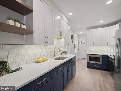 Entry Way - 1214 Hull St, Baltimore, MD 21230 photo 3 of 4