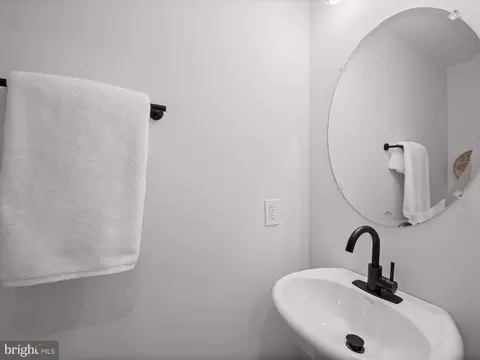 Bath - 1214 Hull St, Baltimore, MD 21230 photo 1 of 6