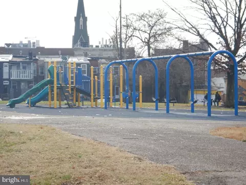 526 E 23rd St, Baltimore, MD 21218 photo 5