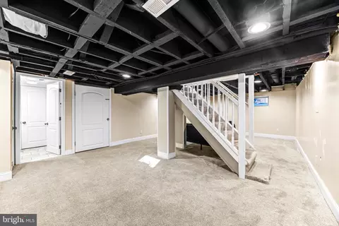 Entry Way - 4711 Grindon Ave, Baltimore, MD 21214 photo 5 of 5