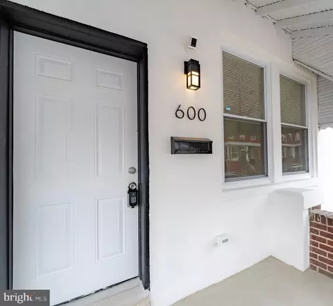 600 E 38th St, Baltimore, MD 21218 photo 2