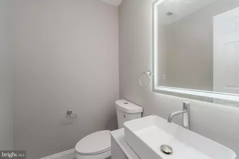 600 E 38th St, Baltimore, MD 21218 photo 11