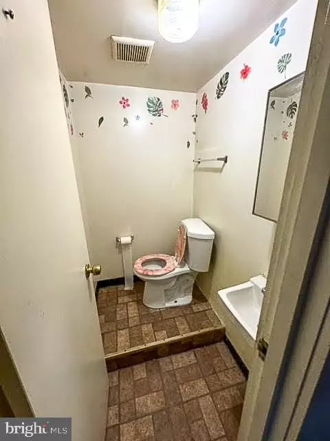 Other - 423 Rosecroft Ter, Baltimore, MD 21229 photo 9 of 10
